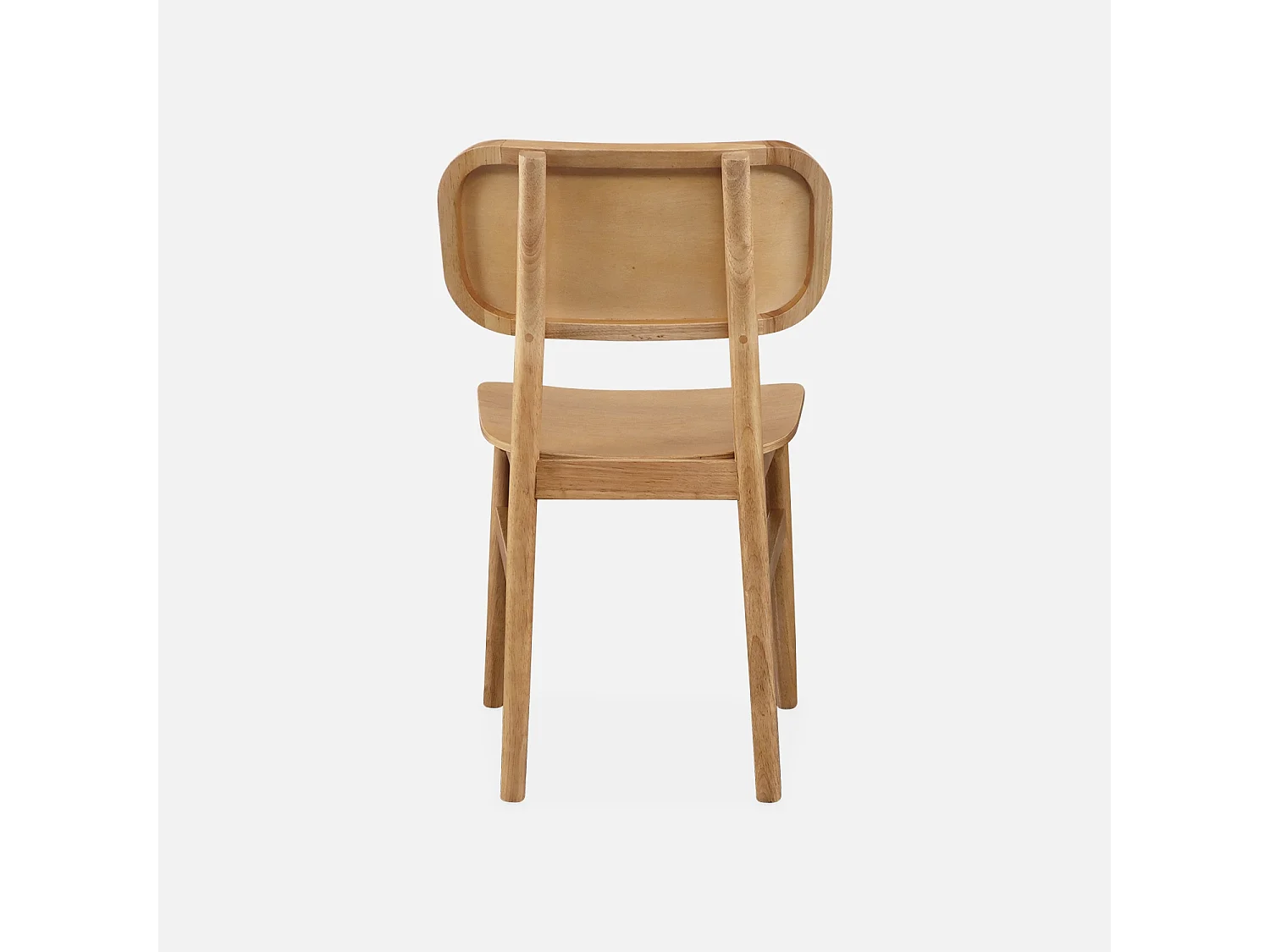 Lot de 2 chaises en bois d'hévéa. forme courbée. finition brossée