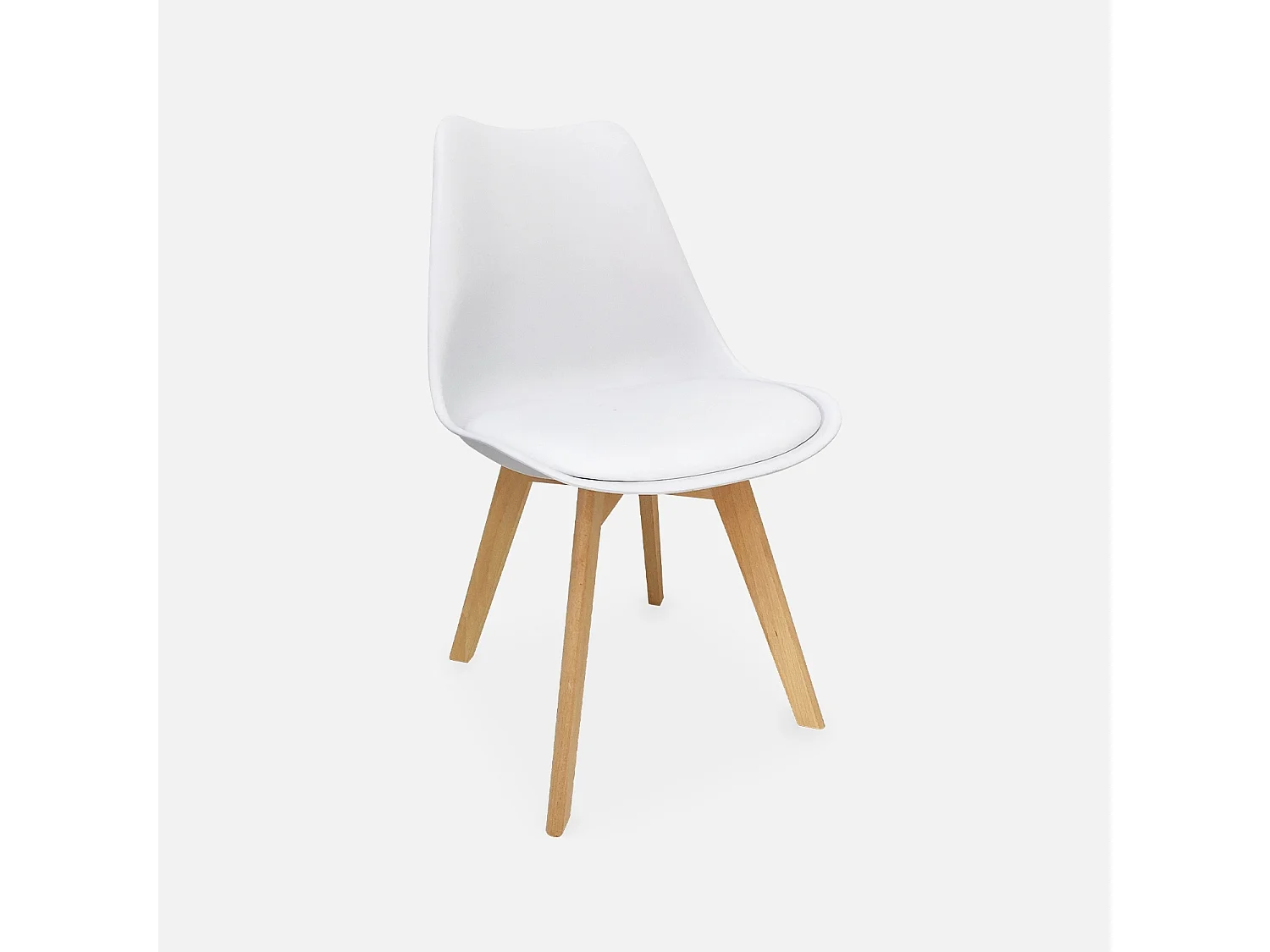 Lot de 6 chaises scandinaves. pieds bois de hêtre. chaises 1 place. blancs