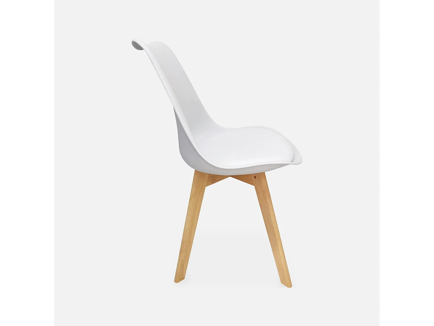 Lot de 6 chaises scandinaves. pieds bois de hêtre. chaises 1 place. blancs