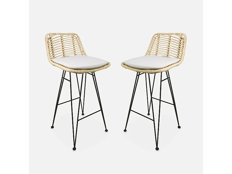 Deux tabourets de bar en rotin naturel et métal. coussins beiges - Cahya