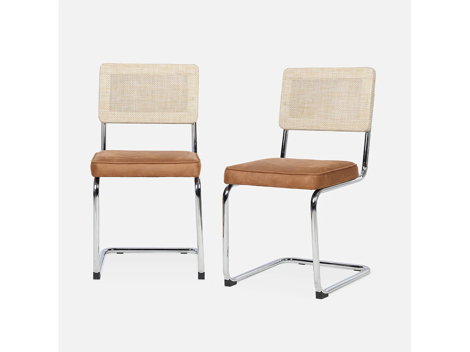 2 chaises cantilever - Maja - tissu marron clair et résine effet rotin. 46 x 54.5 x 84.5cm