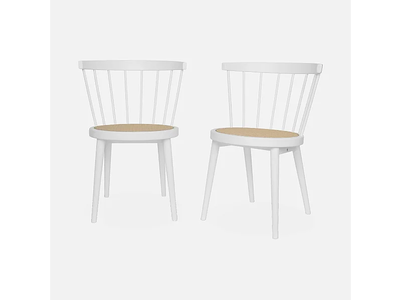 Lot de 2 chaises blanches en bois et cannage. Nora. L 54 x P 54 x H 76.5cm.