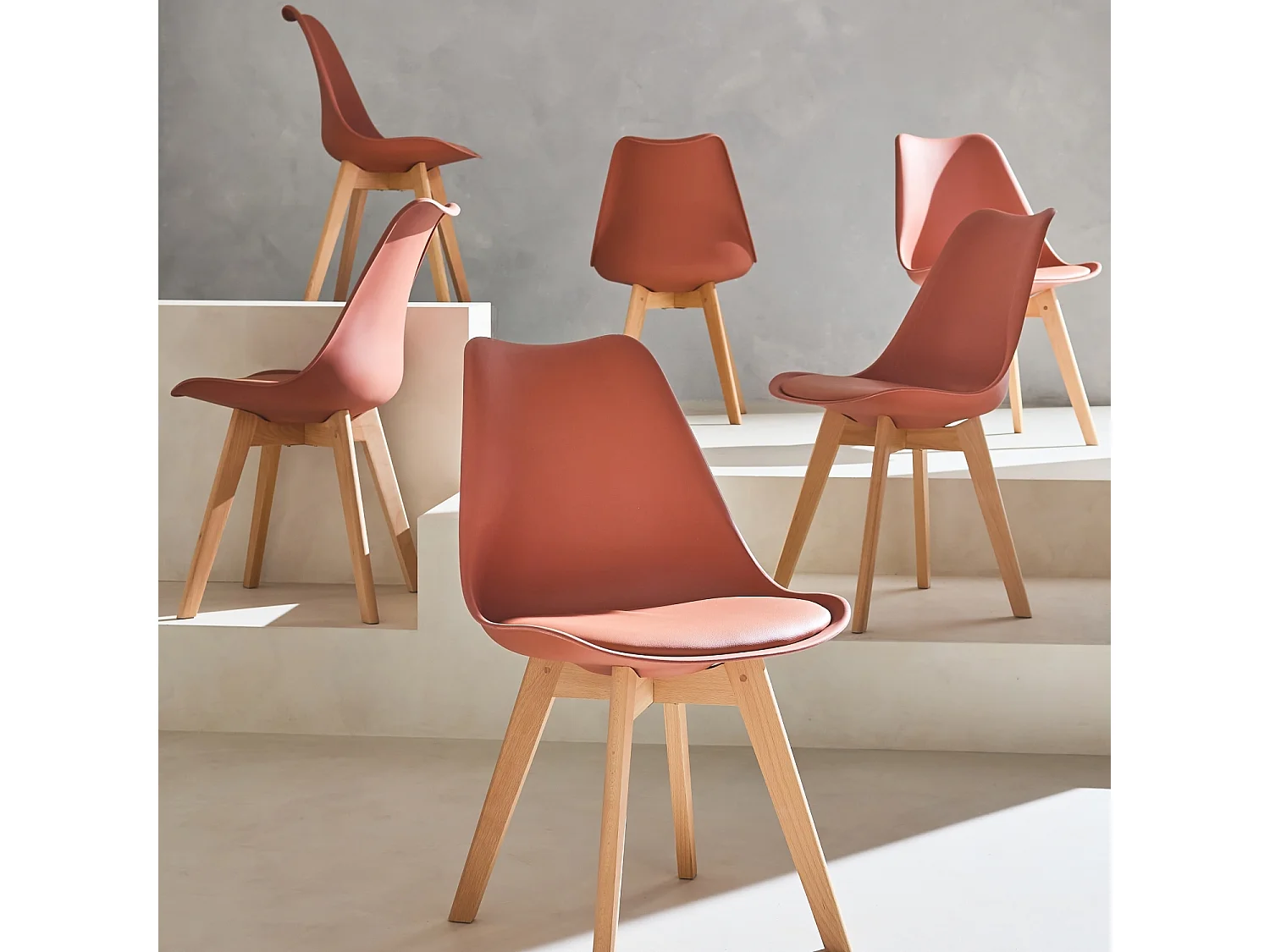 Lot de 6 chaises scandinaves. pieds bois de hêtre. chaises 1 place. terracotta