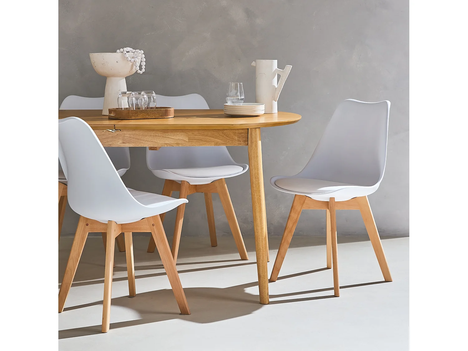 Silla escandinava con patas de madera de haya, set de 4 blanco