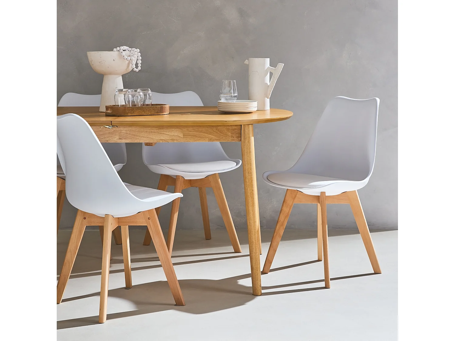 Silla escandinava con patas de madera de haya, set de 4 blanco
