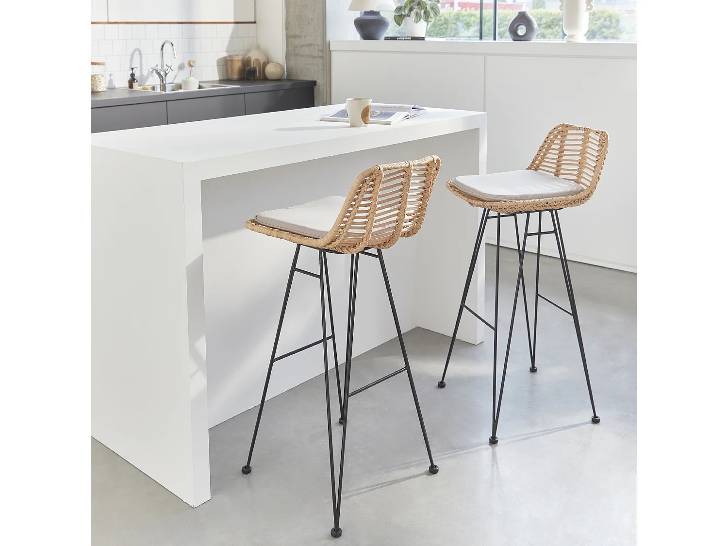 Set di 2 sgabelli da bar in metallo e rattan, marrone naturale