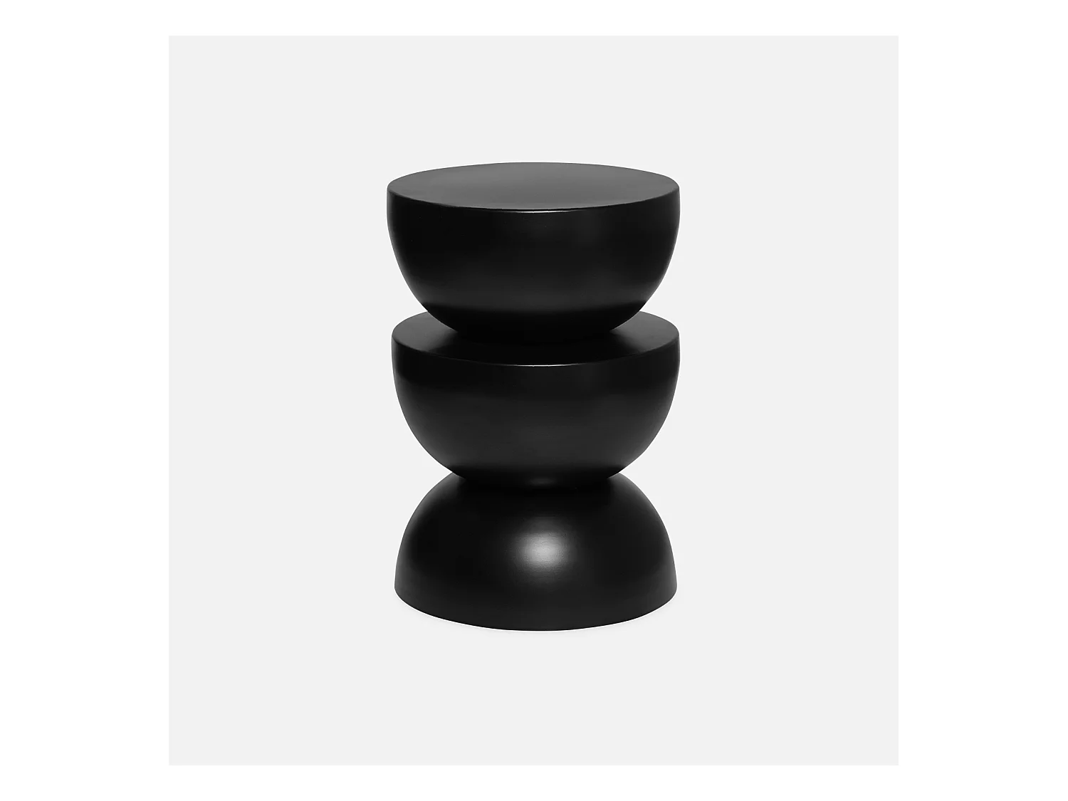 Table d'appoint. bout de canapé. table de chevet en métal. noir. Coumba. Ø32 x H 46.5cm