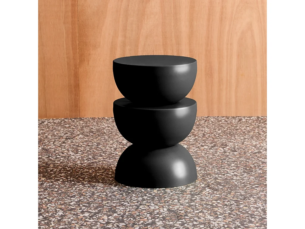 Mesa auxiliar o mesita de metal negro