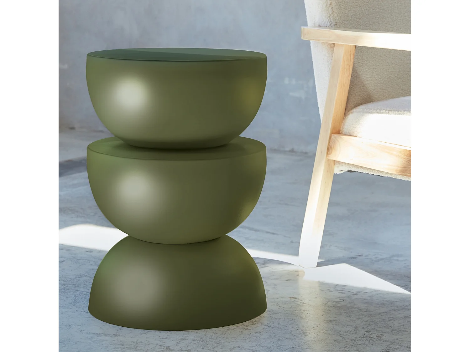 Mesa auxiliar o mesita de metal verde