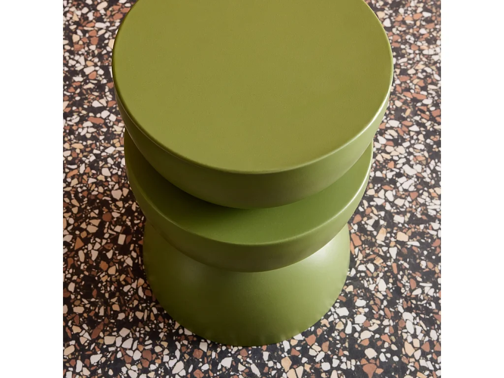 Mesa auxiliar o mesita de metal verde