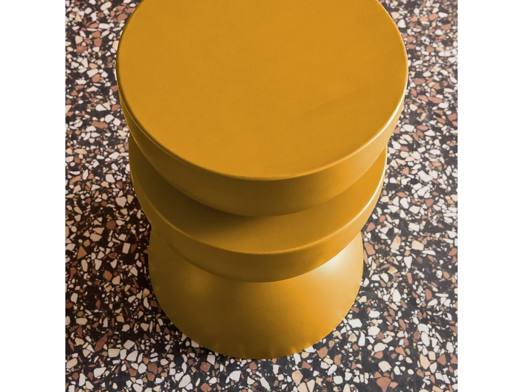 Tavolino  in metallo, mostarda