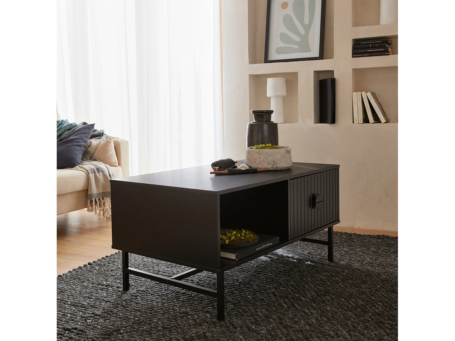 Table basse. Bazalt. un tioir. deux espaces de rangement. L 100 x l 59 x H 50.2cm