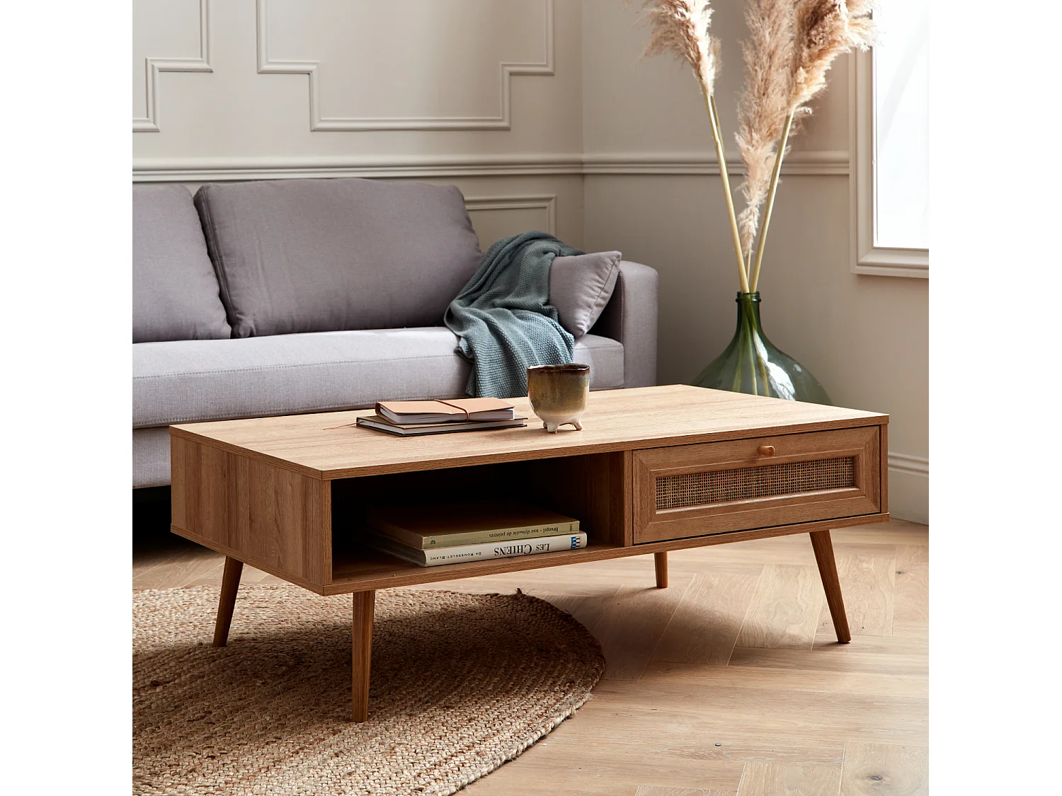 Table basse en cannage 110 x 59 x 39 cm - Bohème - Naturel. 1 tiroir. 1 espace de rangement. pieds scandinaves