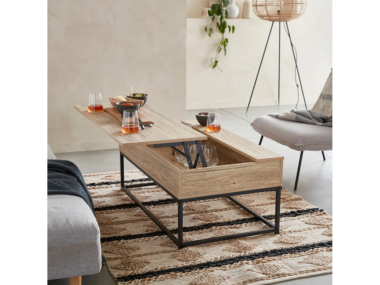 Table basse. loft. 1 plateau relevable. deux espaces de rangement. L 100 cm x l 55 cm x H 40.5 cm
