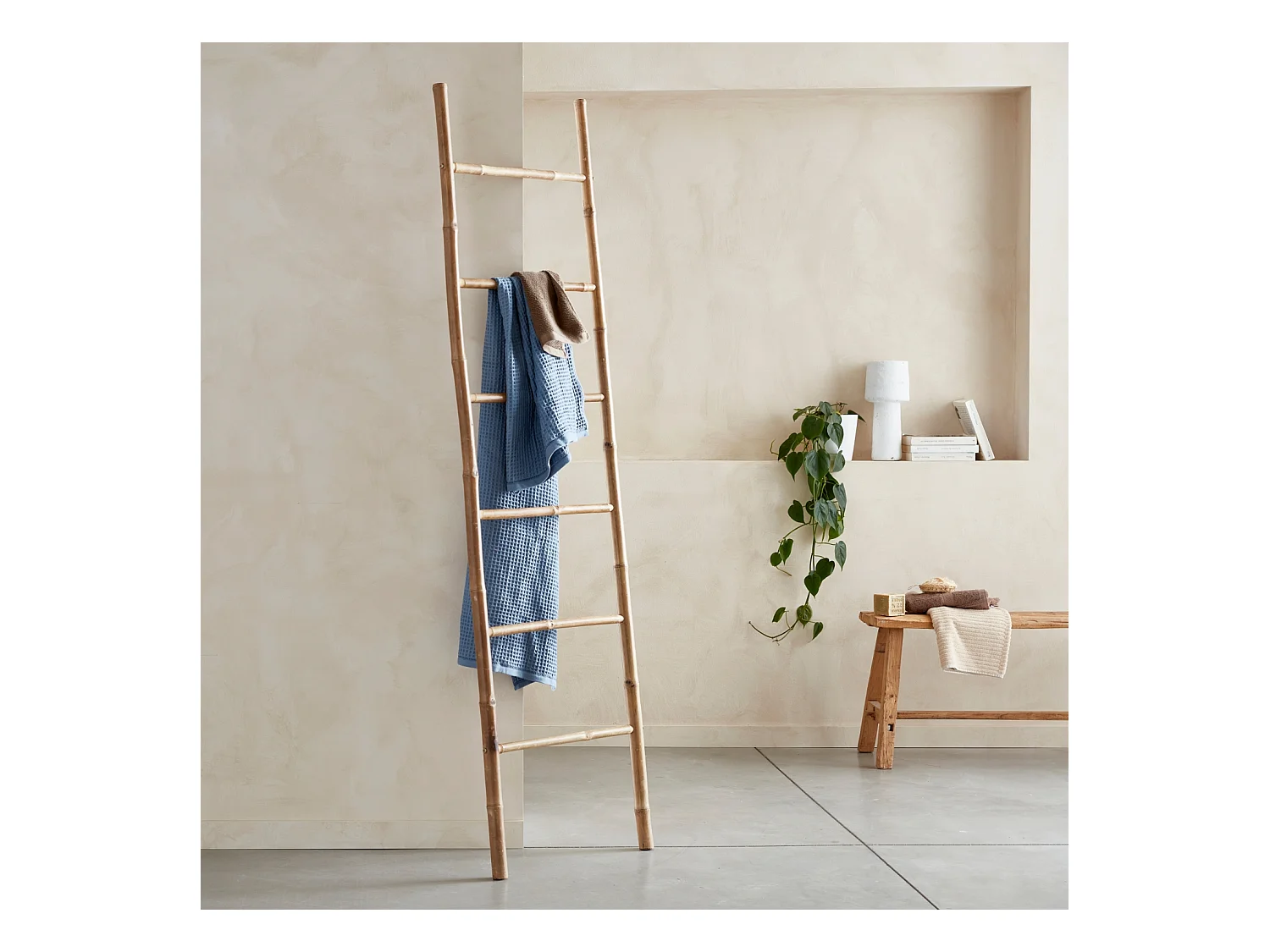 Scala decorativa in bambù con 6 montanti, marrone naturale