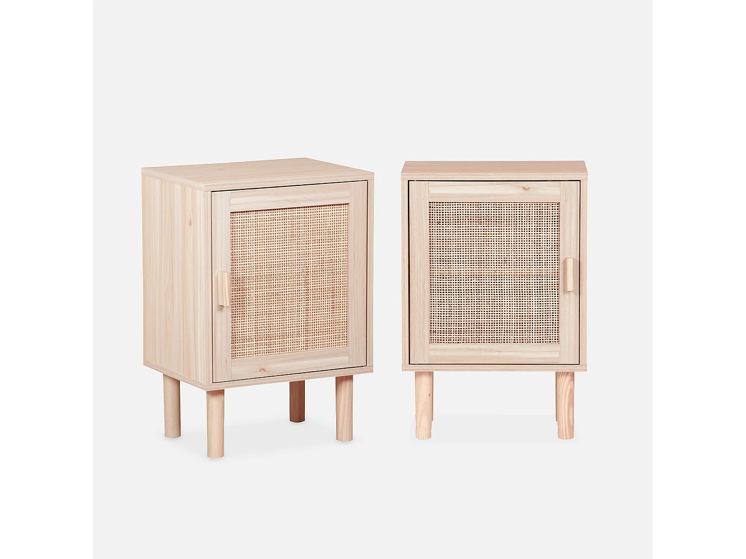 Lot de 2 tables de chevet en cannage et décor bois - Camargue - 40x30x58cm. 2 niveaux. 1 porte. pieds droits