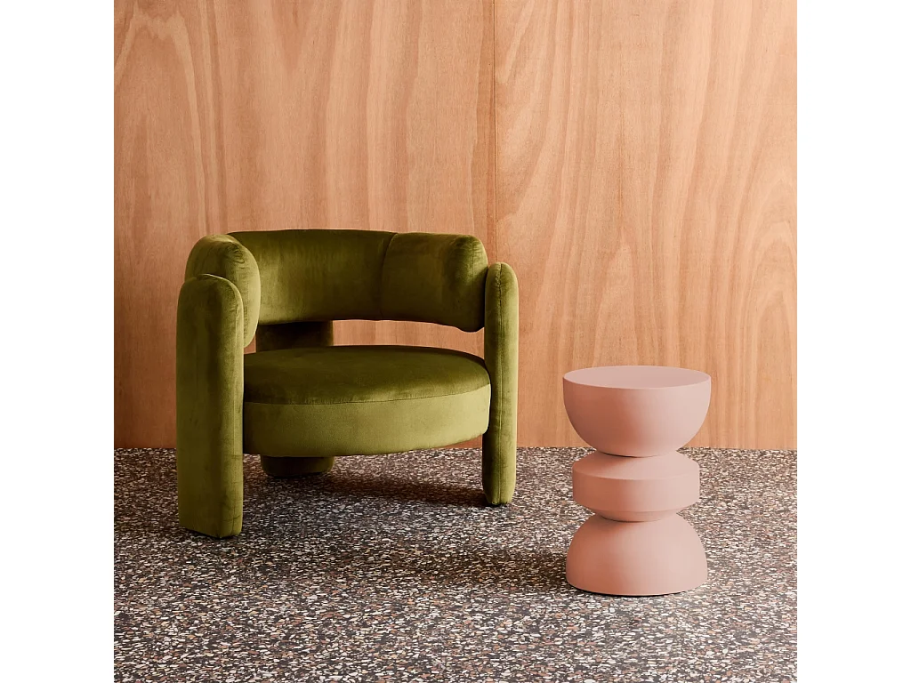 Mesa auxiliar de metal nude