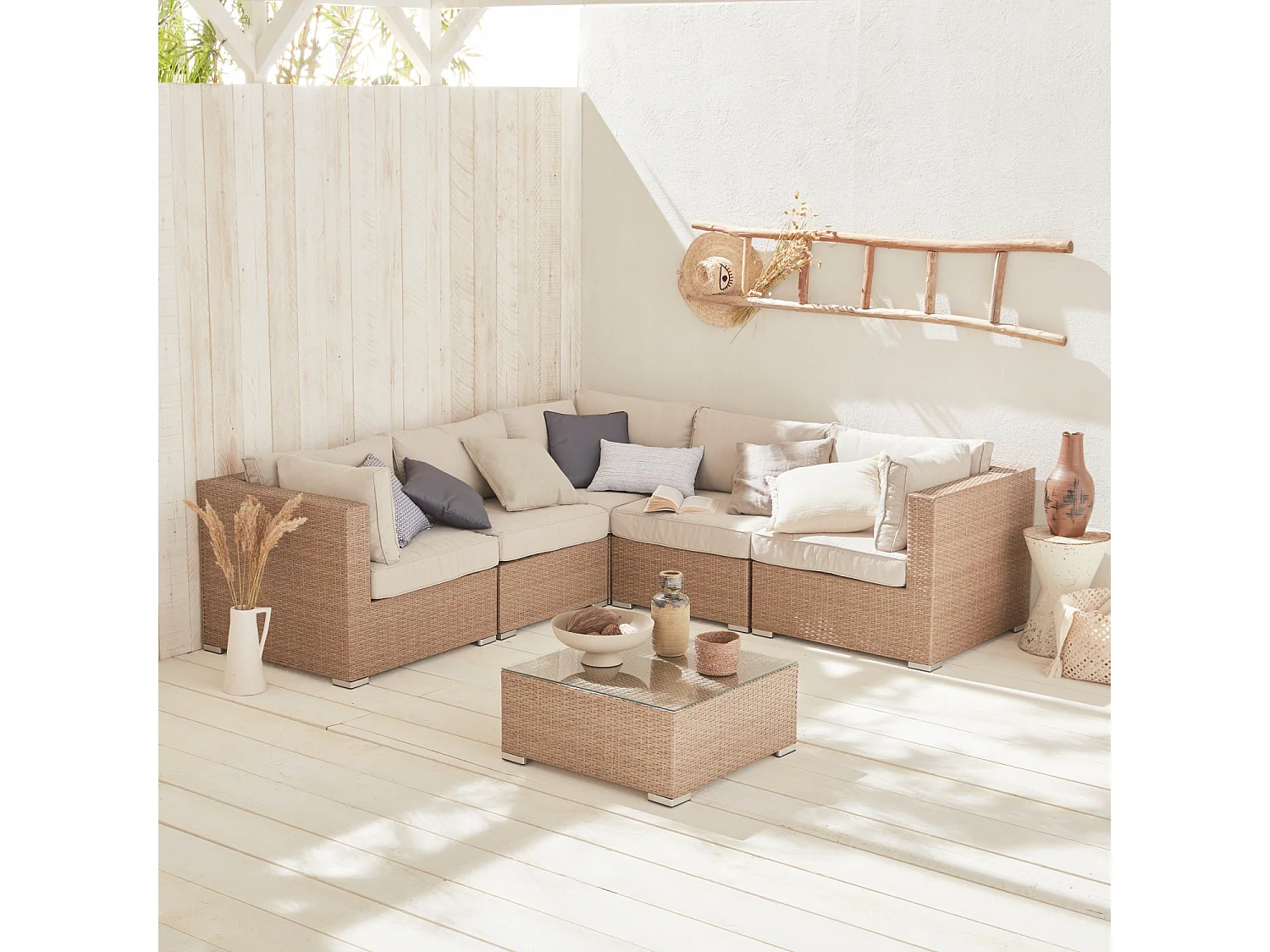 Salon de jardin en résine tressée - Napoli - Beige. Coussins Beige - 5 places - 2 fauteuils sans accoudoir. 3 fauteuils d'angle. une table basse