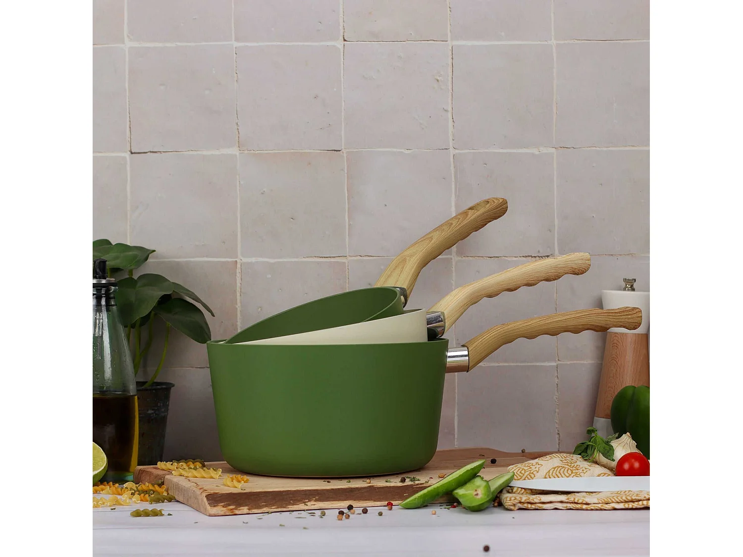 Menastyl - Set De 7 Pieces Colorama Olive - Poeles/casseroles/faitout - En Aluminium - Revetement Antiadhesif En Ceramique