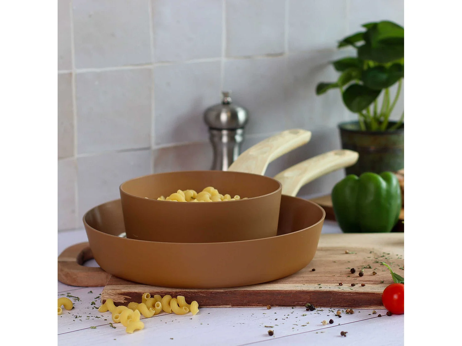 Menastyl - Set De 5 Pieces Colorama Noisette- Poeles/casseroles/wok - En Aluminium - Revetement Antiadhesif En Ceramique