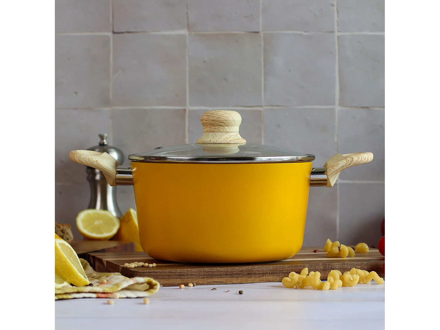 Menastyl - Faitout 20cm Colorama Safran - En Aluminium - Revetement Antiadhesif En Ceramique