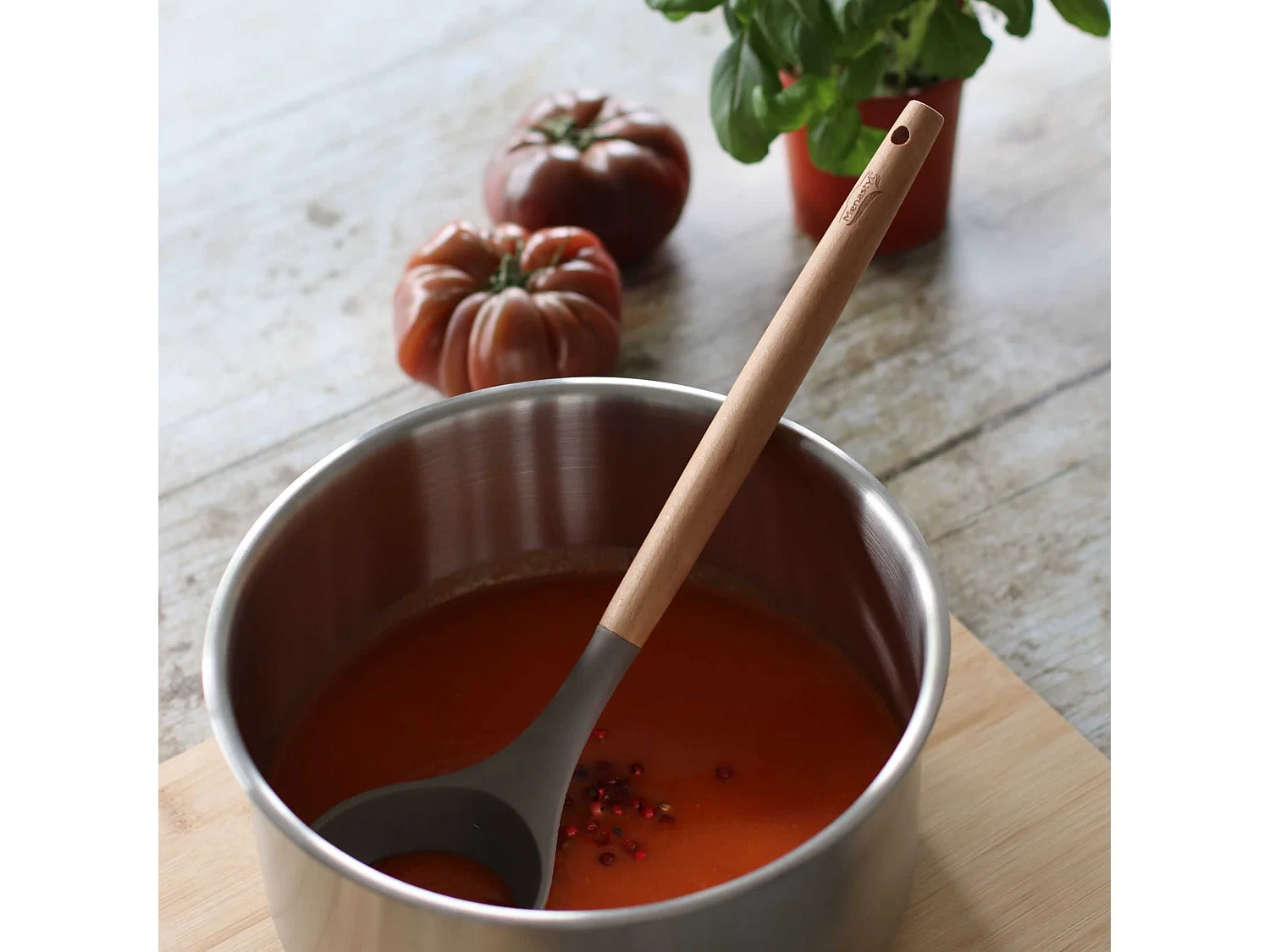 Menastyl - Louche Eliott En Silicone Avec Manche En Bois De Hetre