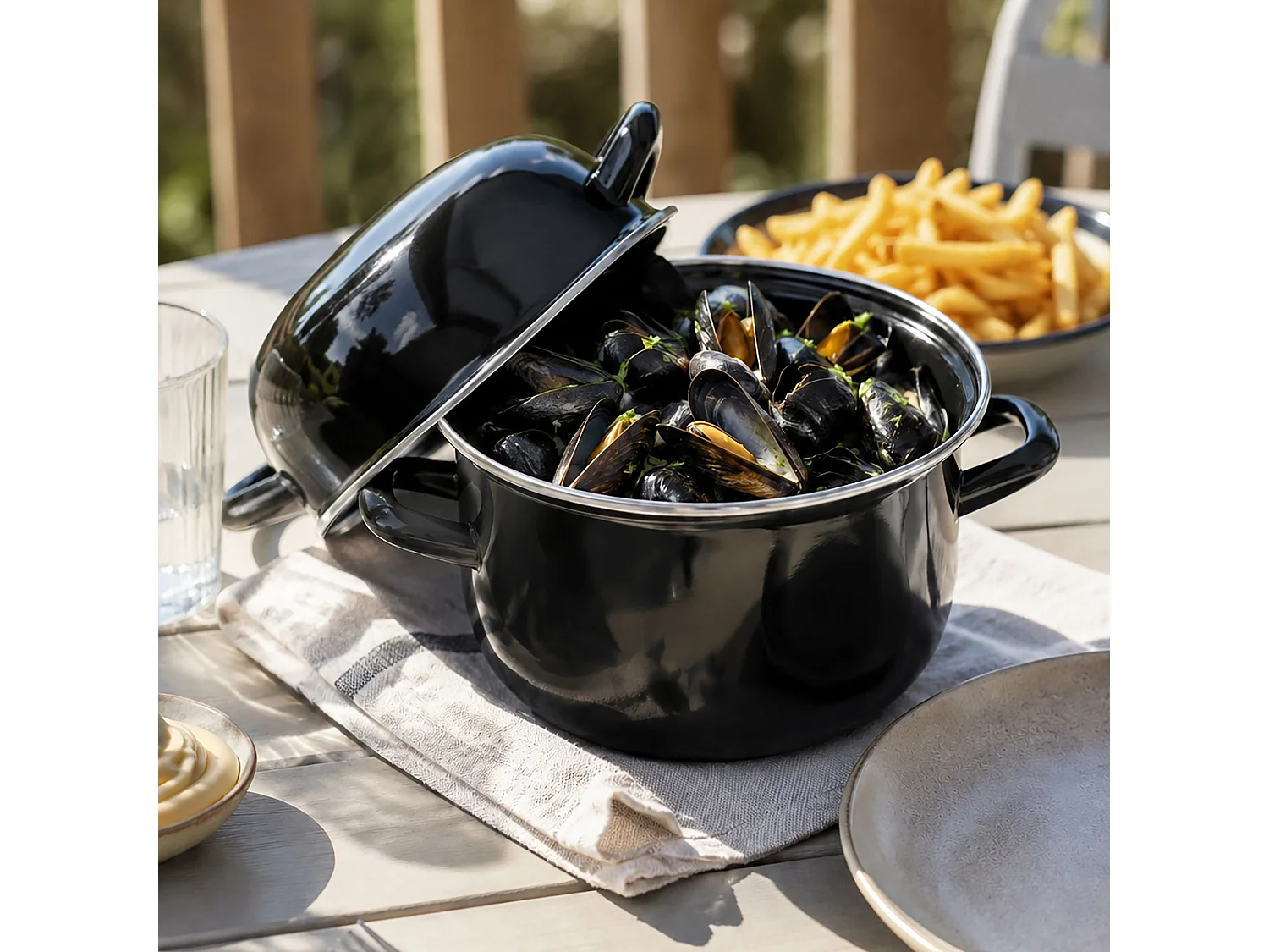 Menastyl - Marmite à Moules 18 Cm En Acier Emaille Noir