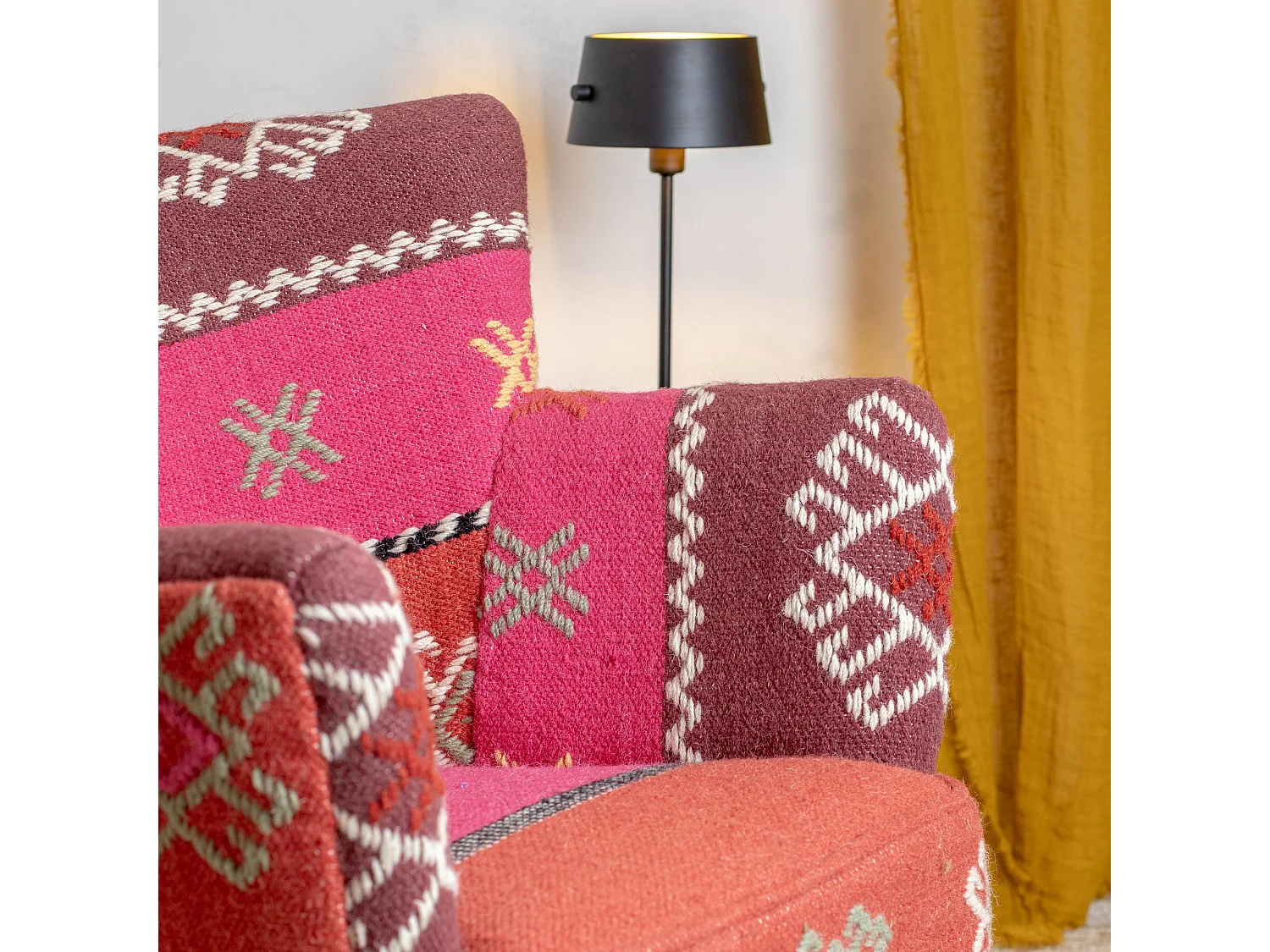 Now's Home - Fauteuil En Kilim  Brode A La  Main Multicolor 68x70x77.5 Cm Chaquiras