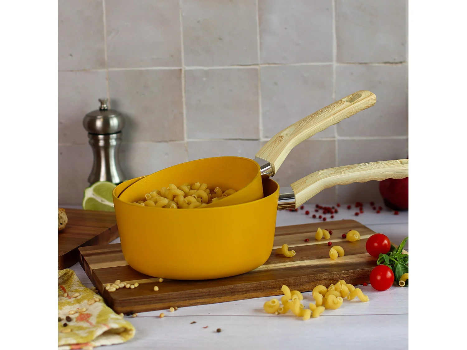 Menastyl - Casserole 16cm Colorama Safran - En Aluminium - Revetement Antiadhesif En Ceramique