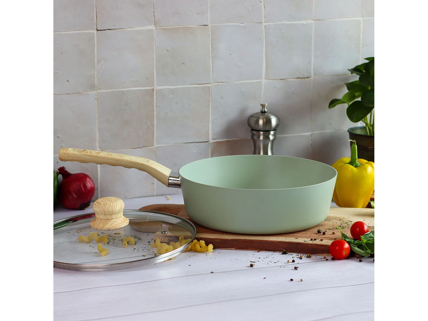 Menastyl - Sauteuse 24cm Colorama Celadon - En Aluminium - Revetement Antiadhesif En Ceramique