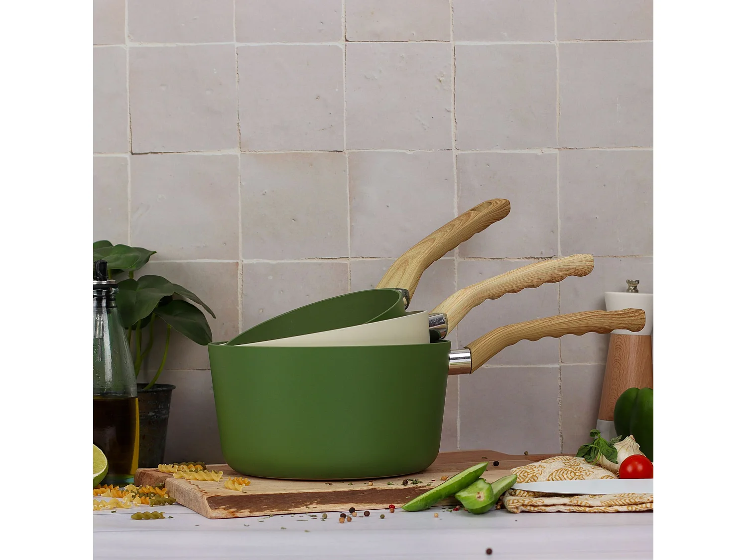 Menastyl - Casserole 18cm Colorama Olive - En Aluminium - Revetement Antiadhesif En Ceramique