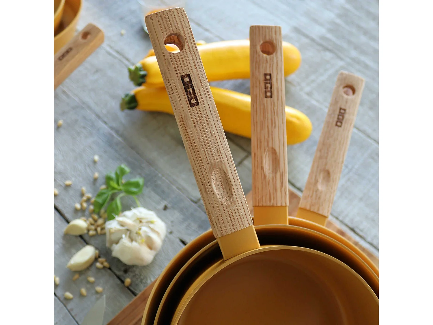 Ogo Living - Casserole Ector 18cm Alu Revetement Ceramique Jaune Avec Manche Bois