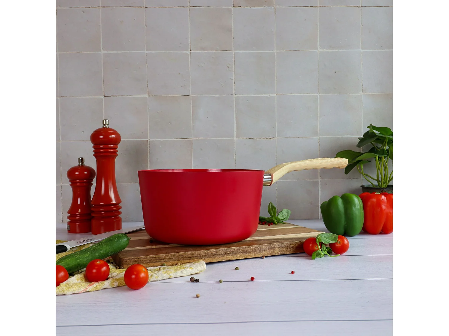 Menastyl - Casserole 20cm Colorama Magenta - En Aluminium - Revetement Antiadhesif En Ceramique