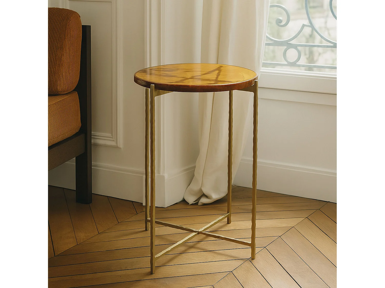 Now's Home - Meuble Appoint En Métal Doré Plateau En Verre Ambre Belli