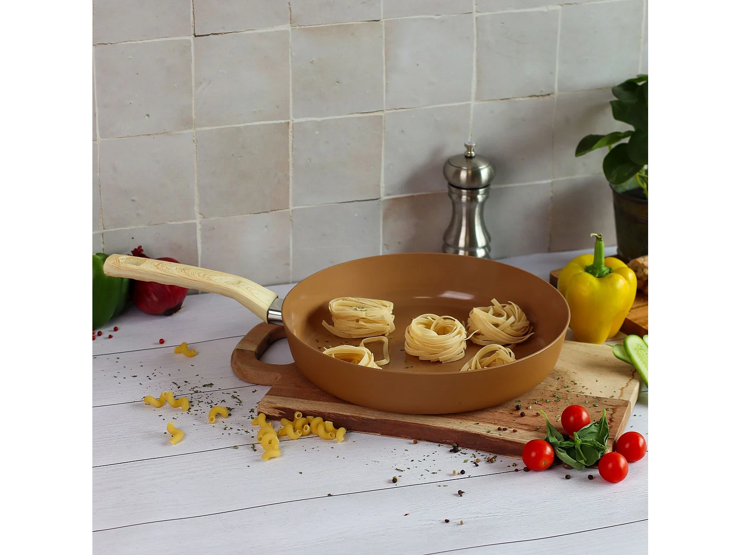 Menastyl - Poele 28cm Colorama Noisette - En Aluminium - Revetement Antiadhesif En Ceramique