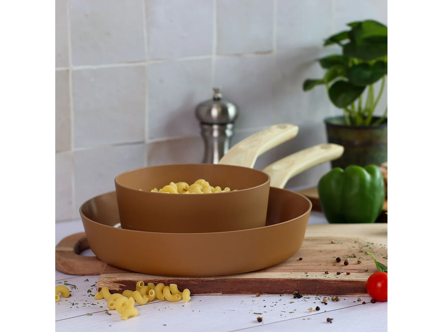 Menastyl - Poele 24cm Colorama Noisette - En Aluminium - Revetement Antiadhesif En Ceramique