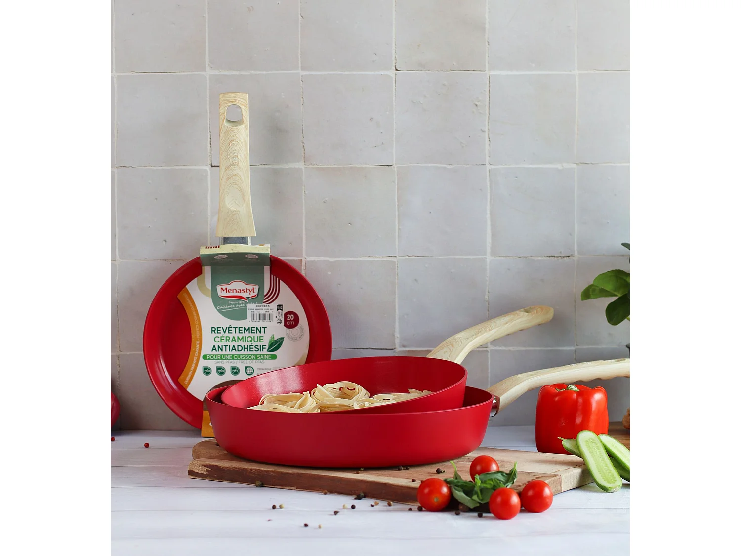 Menastyl - Poele 20cm Colorama  Magenta - En Aluminium - Revetement Antiadhesif En Ceramique