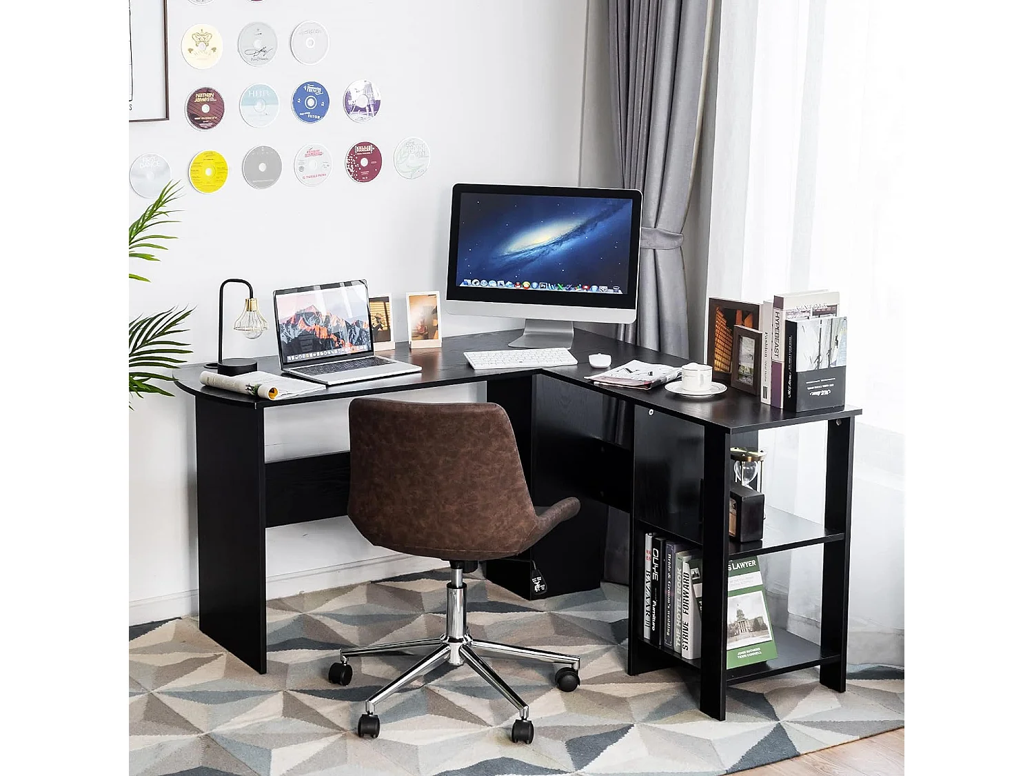 L-förmiger Computertisch