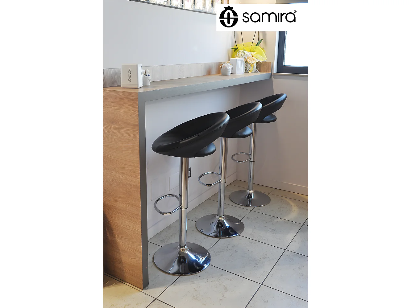 Sgabello da bar cucina regolabile girevole mod.Olbia in ecopelle nero con schienale e poggiapiedi