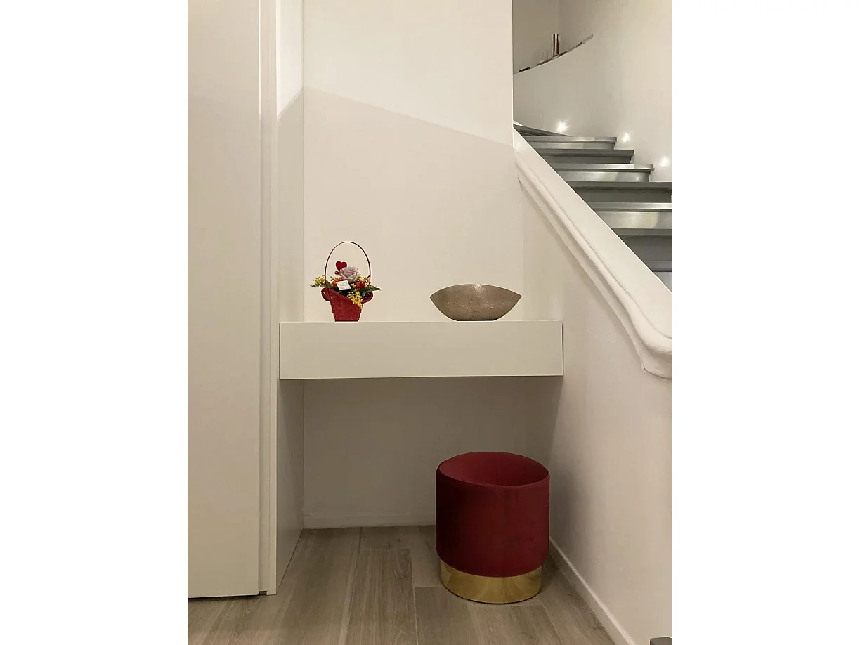 Pouf in velluto bordeaux, poggiapiedi mod. Zivago