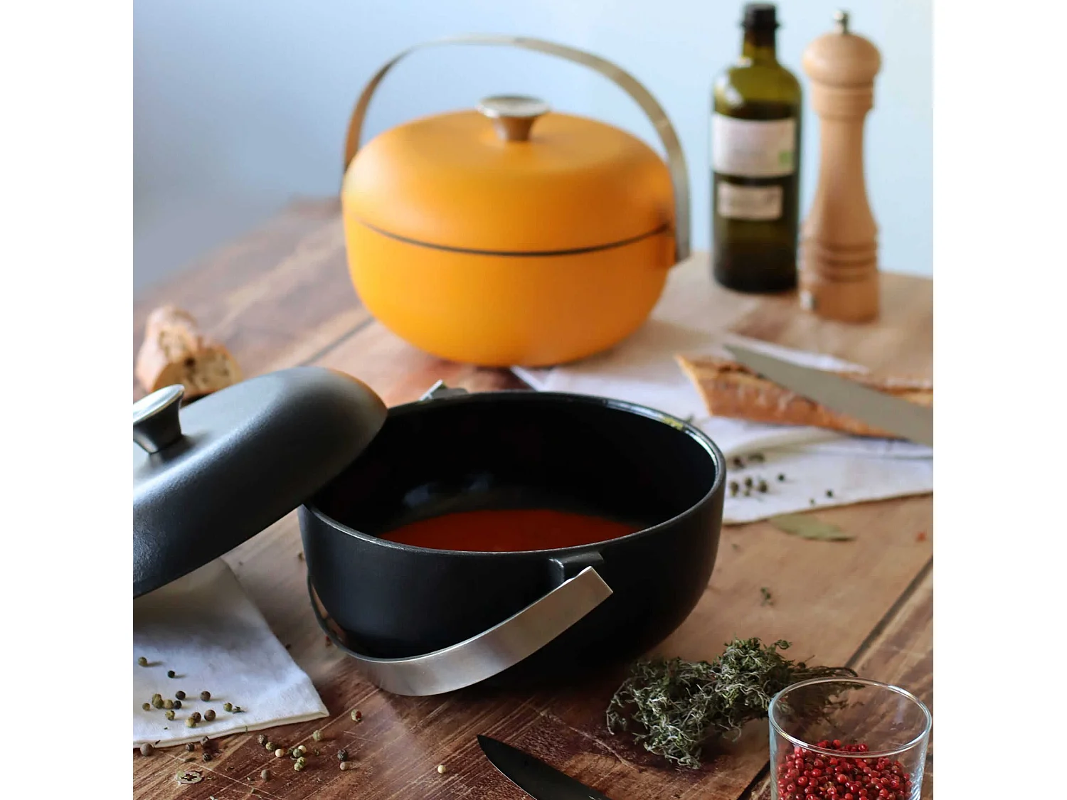 Ogo Living - Cocotte Olaf 24cm En Fonte Noir Avec Anse En Acier Inoxydable