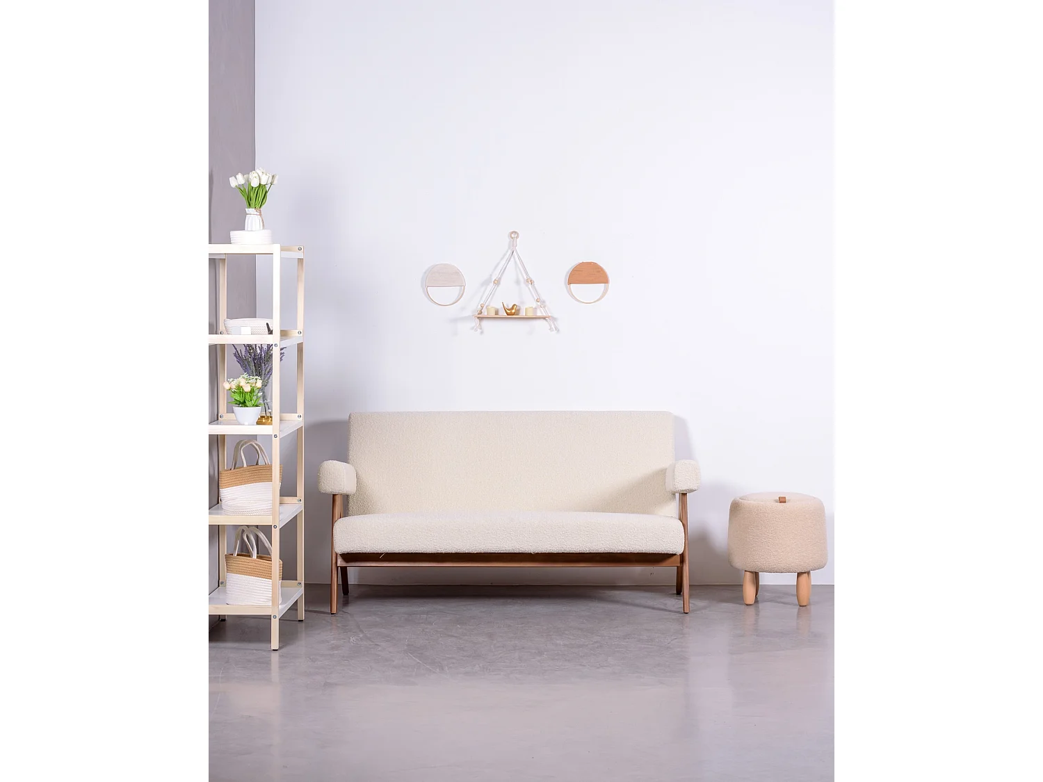 Tabouret design recouvert de bouclé avec tiroir - Berna - Beige