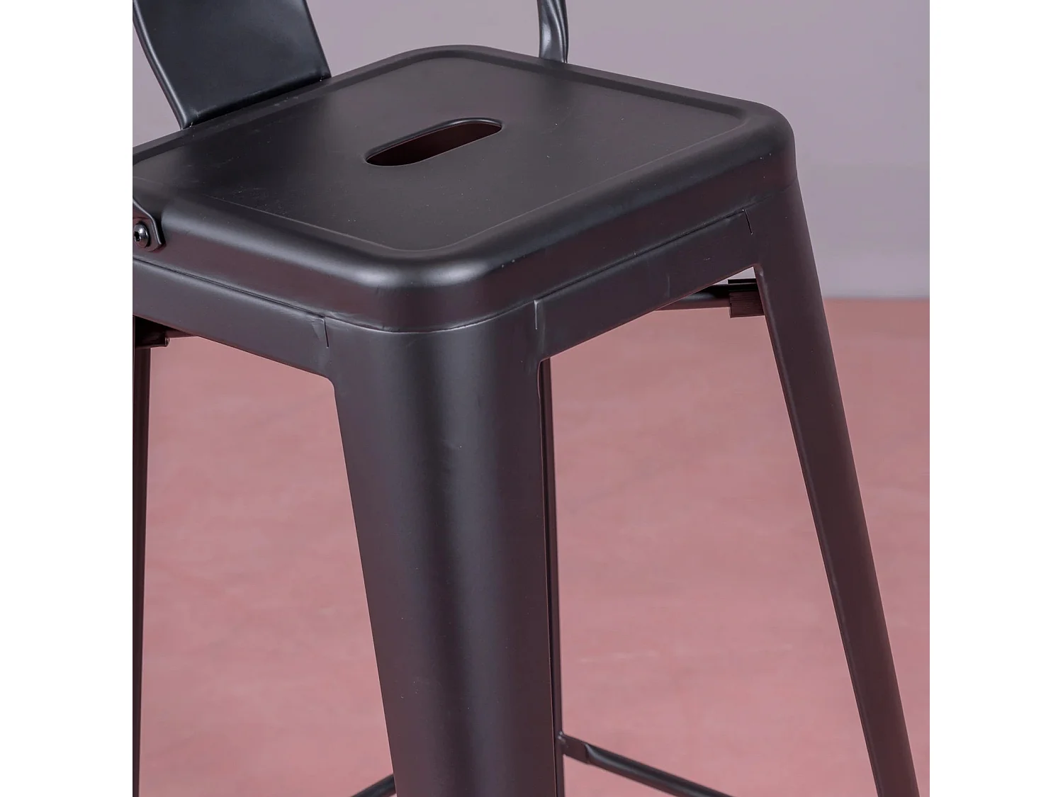 Sgabello in metallo in acciaio laccato con schienale alto (76 cm) - Bistro - Nero