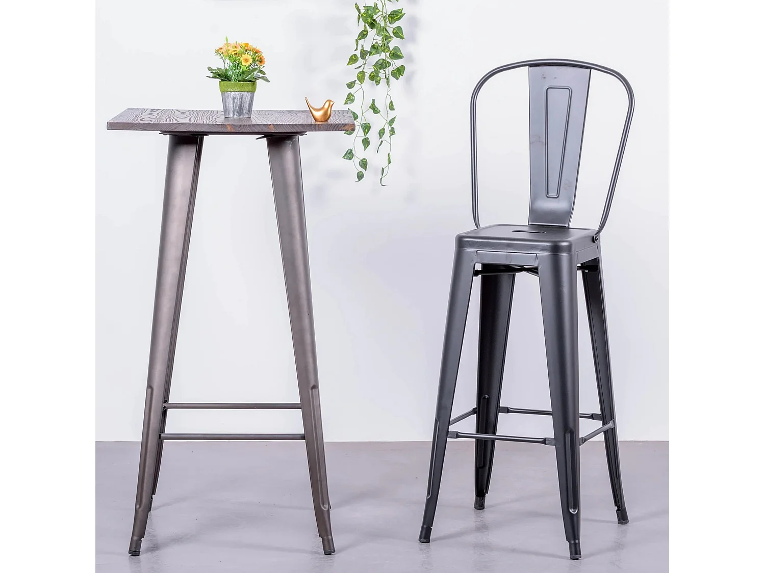 Tabouret en métal et acier laqué avec dossier haut (76cm) - Bistro - Noir