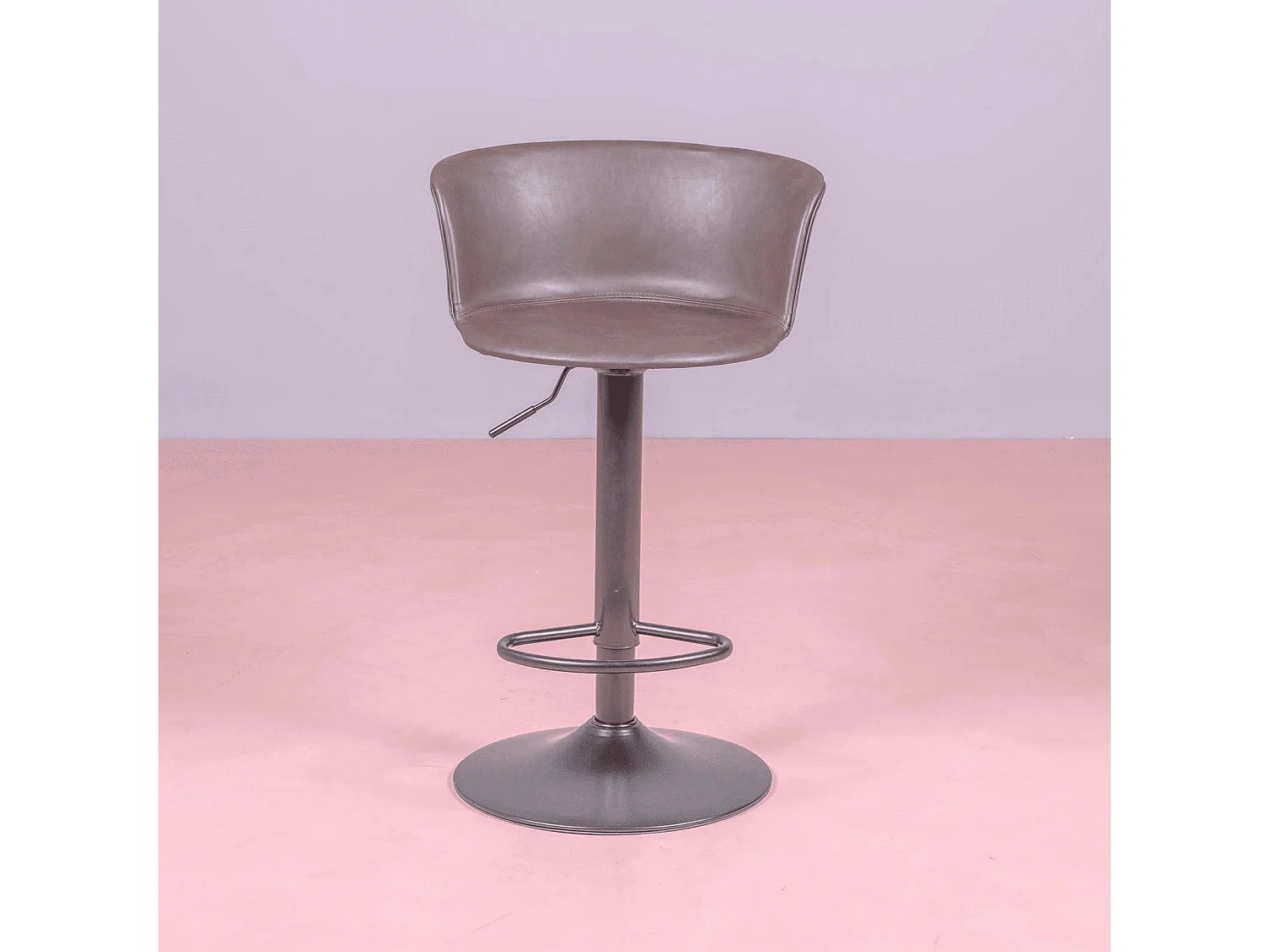 Tabouret réglable avec dossier et accoudoirs recouverts de simili cuir - Brandon - Brun