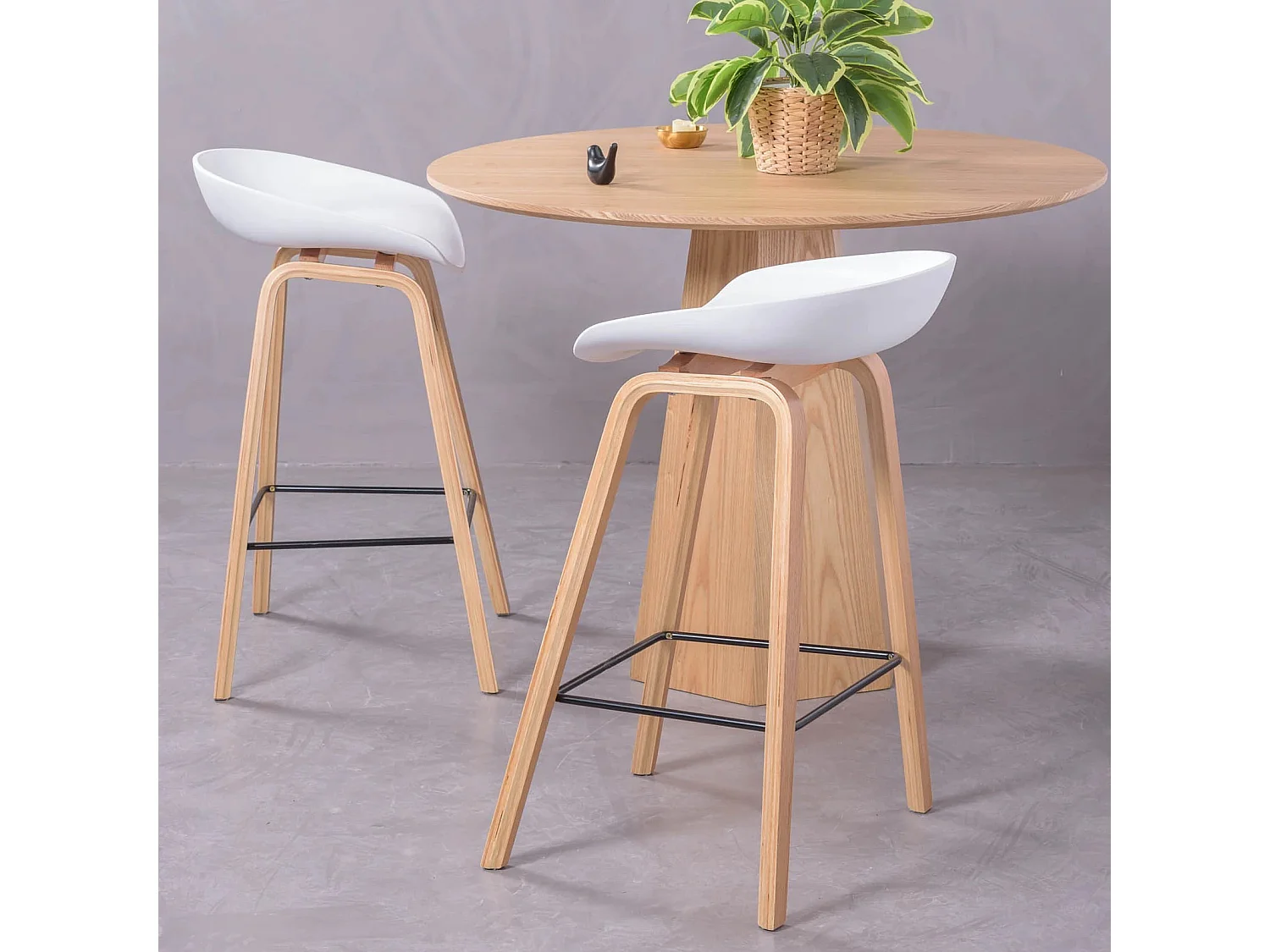 Nordischer Hocker mit Beinen aus Buchenholz (63 cm) - Daxer - Weiß