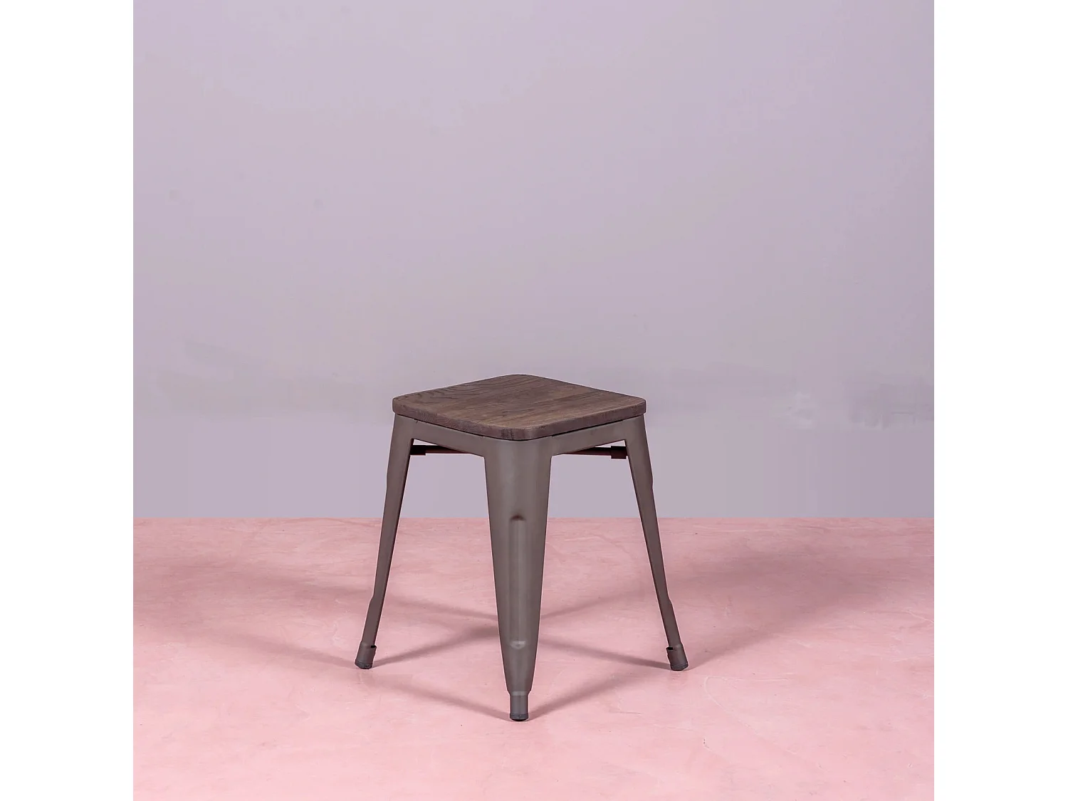 Niedriger Industriehocker aus gealtertem Stahl und Holzsitz (45 cm) - Bistro - Antiquität