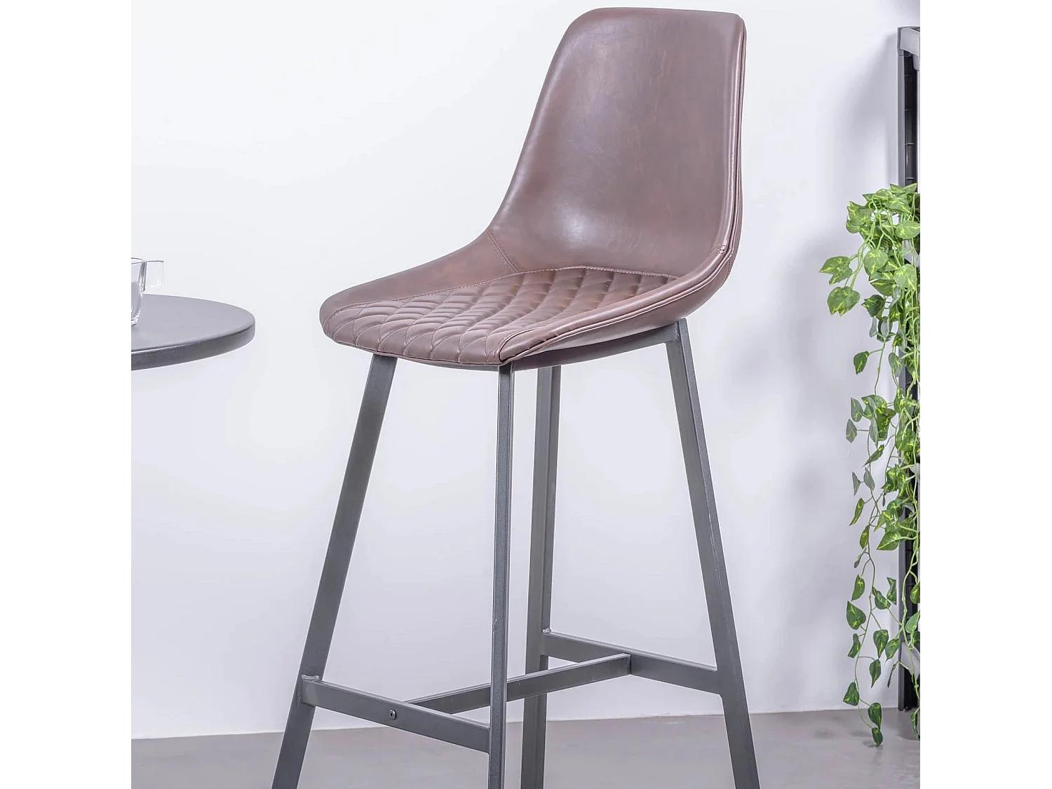 Banqueta vintage estofada em pele sintética (76cm) - Jules - Marrom