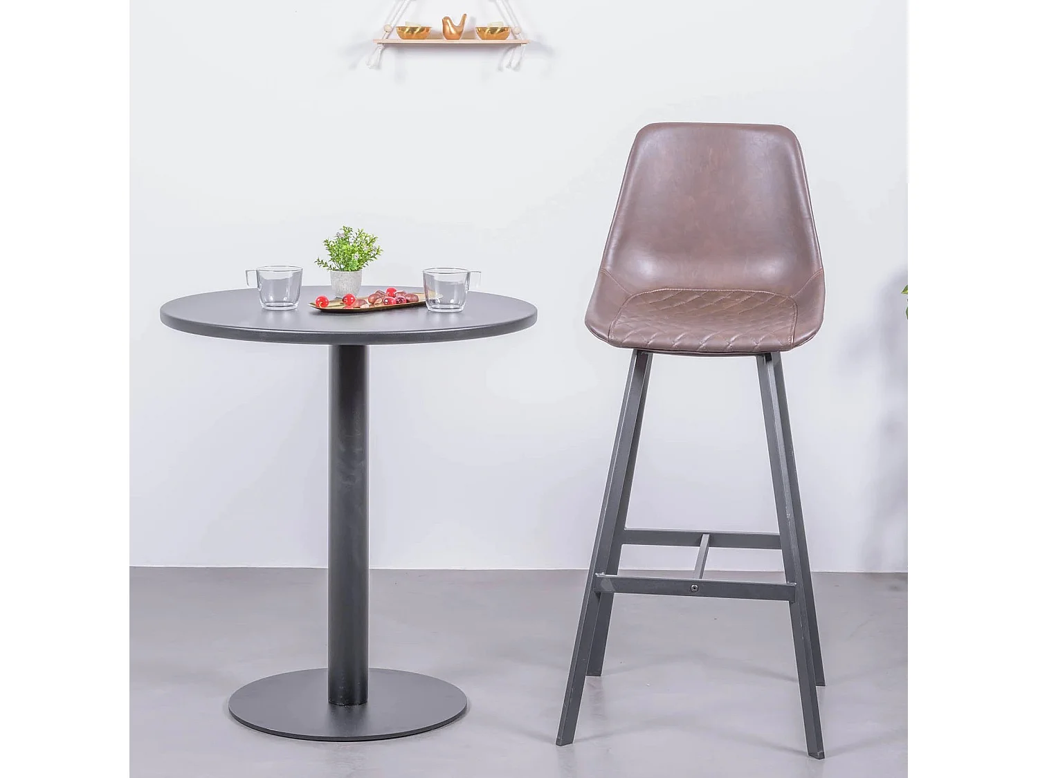 Banqueta vintage estofada em pele sintética (76cm) - Jules - Marrom