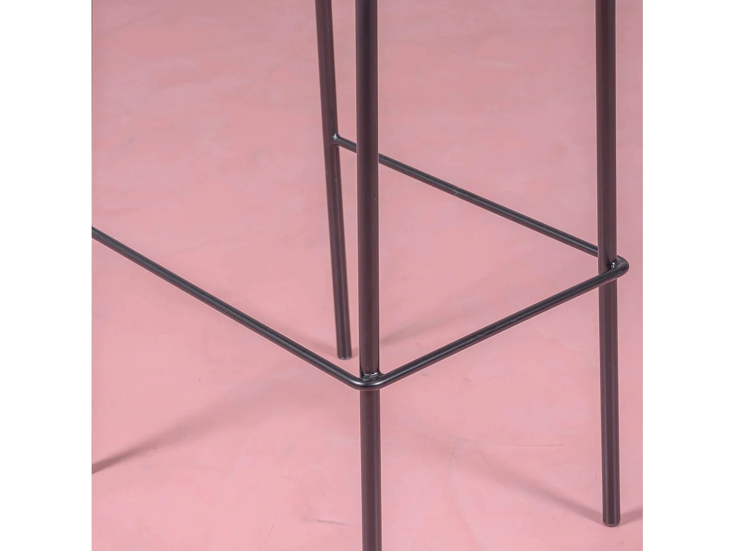 Vintage kruk met klassiek design in natuurlijk rotan - North - Zwart